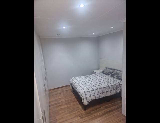 2 BEDROOM HOUSE FOR SALE IN RONDEVLEI PARK